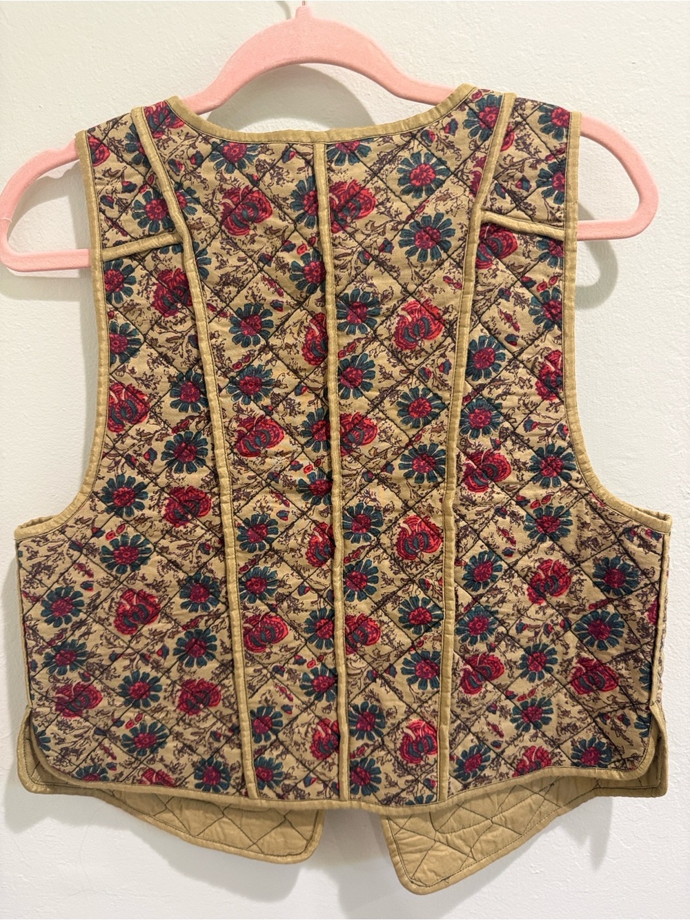 Free People Kenzie quilted
Floral Vest - Picture 7 of 7